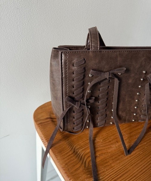 SANSeLF（サンセルフ）の「【SANSeLF】スタッズレースアップショルダーバッグ saa26s012（ショルダーバッグ・レディース・ブラウン・FREE）」の10枚目の写真