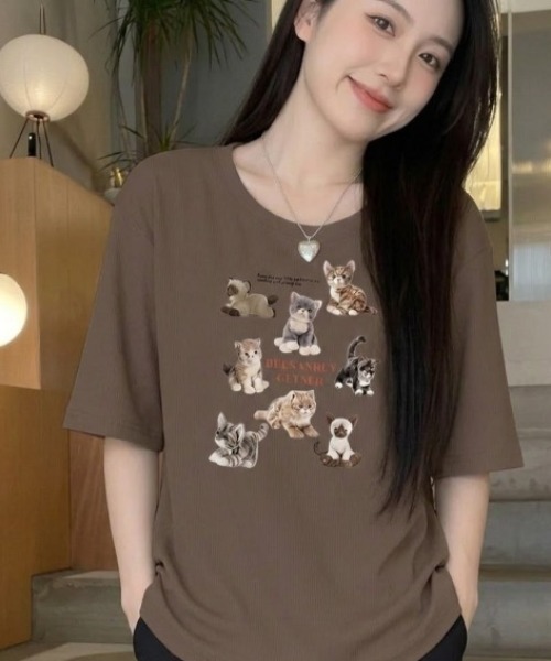 SHEPP(シープ)の「【26年春夏新作・6色展開】ぬいぐるみキャットプリント半袖ロンT(Tシャツ/カットソー・レディース・ホワイト/ブラウン/レッド/ブラック/アイボリー/グレー・M/L)」の18枚目の写真