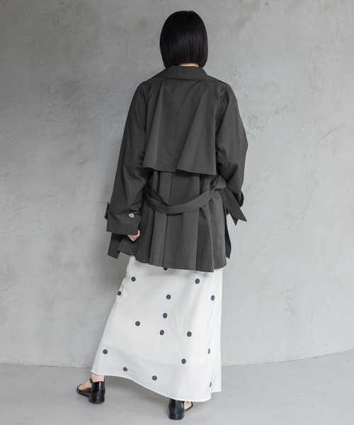 A part by(アパートバイ)の「【Sサイス展開】キンボタンミディトレンチ(トレンチコート・レディース・チャコールグレー/ベージュ/ネイビー・SMALL/MEDIUM)」の12枚目の写真