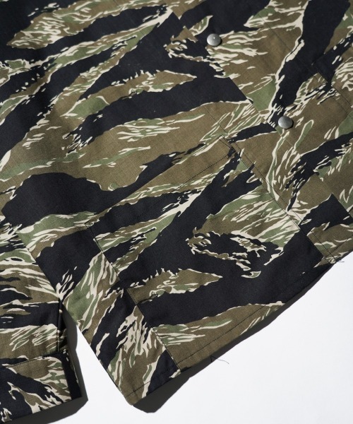 SUNNY SPORTS(サニースポーツ)の「SUNNY SPORTS サニースポーツ / PRINTED COVER JACKET(カバーオール・メンズ・レオパード/タイガーカモ/カモフラージュ・LARGE/MEDIUM)」の5枚目の写真