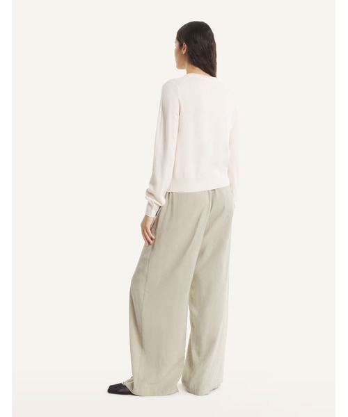 Maison Kitsune(メゾンキツネ)の「DOUBLE FOX HEAD REGULAR CARDIGAN(カーディガン/ボレロ・レディース・ピンクベージュ/ホワイト系その他・XS/S/M/L)」の4枚目の写真