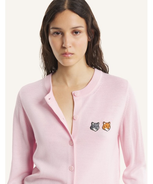 Maison Kitsune(メゾンキツネ)の「DOUBLE FOX HEAD REGULAR CARDIGAN(カーディガン/ボレロ・レディース・ピンクベージュ/ホワイト系その他・XS/S/M/L)」の9枚目の写真