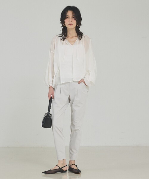 qualite（カリテ）の「【シルク混で上品】ブライトローンボリュームシアーブラウス/春服/夏服/オフィスカジュアル/シアー（シャツ/ブラウス・レディース・ブラウン/オフホワイト・フリー）」の6枚目の写真