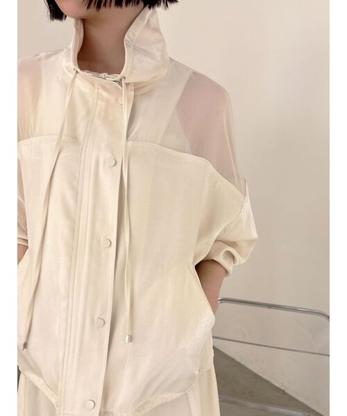 LAGUNAMOON(ラグナムーン)の「コントラストハイネックブルゾン(ブルゾン・レディース・ライトブルー/ホワイト・FREE)」の10枚目の写真