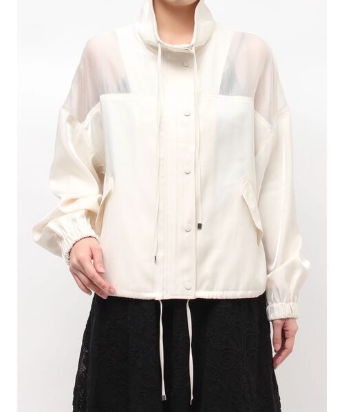 LAGUNAMOON(ラグナムーン)の「コントラストハイネックブルゾン(ブルゾン・レディース・ライトブルー/ホワイト・FREE)」の6枚目の写真