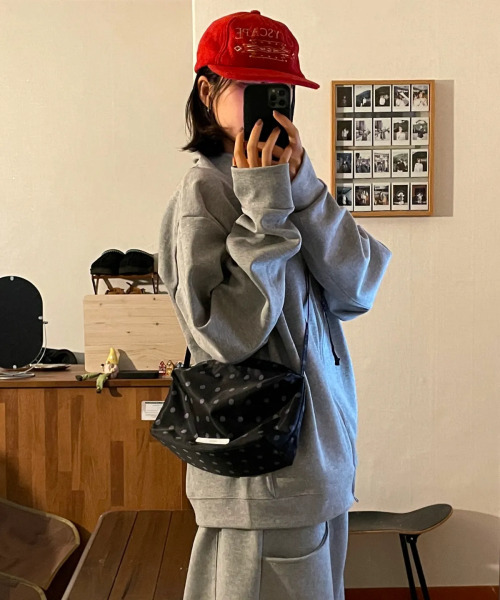 RAWROW（ロウロウ）の「キューブバッグ 772 Dot [2カラー]（ショルダーバッグ・レディース・ベージュ/ドット・FREE）」の4枚目の写真