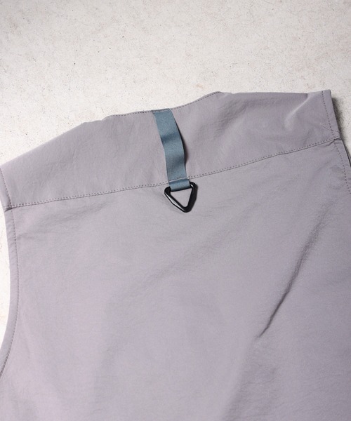 ROTAR(ローター)の「2way Stretch Utility Vest(ベスト・メンズ・ブラック/グレー・MEDIUM/LARGE/X-LARGE)」の20枚目の写真