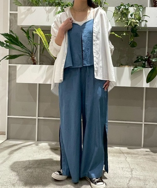 CONVERSE TOKYO(コンバーストウキョウ)の「DENIM LAYERED ALL-IN-ONE(つなぎ/オールインワン・レディース・サックスブルー/ネイビー/ブラック・FREE)」の1枚目の写真