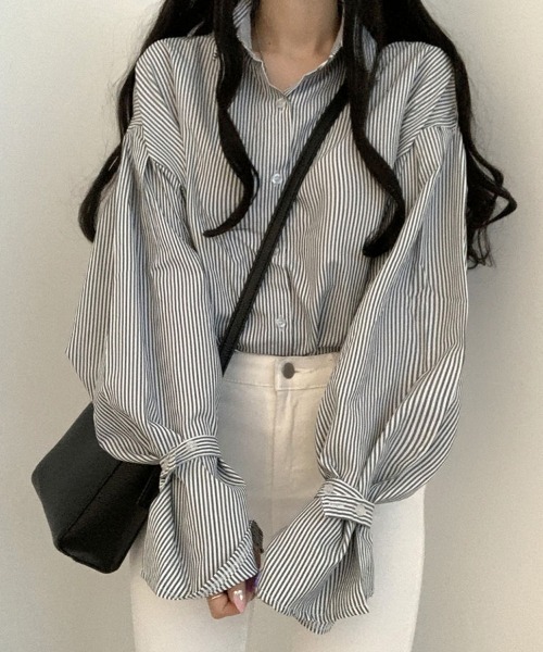 mielu(ミエル)の「ボリュームスリーブストライプシャツ(シャツ/ブラウス・レディース・ブラック/ブルー・LARGE)」の1枚目の写真