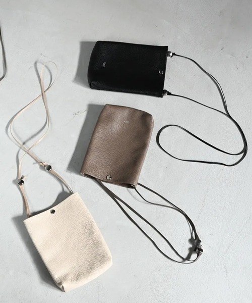 blancle(ブランクレ)の「blancle S.LEA B5 SHOULDER(ショルダーバッグ・レディース・ブラック/ベージュ系その他・FREE)」の3枚目の写真