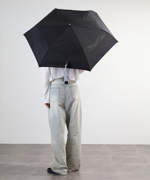 FUNALIVE（ファンアライブ）の「LINEDROPS LINEDROPS 形状記憶　折りたたみ雨傘　58（折りたたみ傘・レディース・ブラック/ネイビー・58cm）」の19枚目の写真