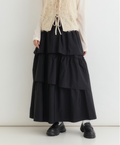 Right-on（ライトオン）の「HONEYSUCKLE ROSE(ハニーサックルローズ)ティアードフリルスカート（スカート・レディース・ブラック/ブラウン・L/M）」の2枚目の写真