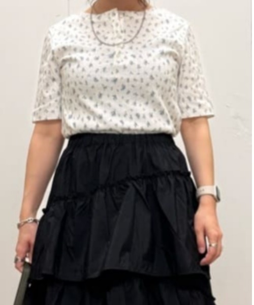 Right-on（ライトオン）の「HONEYSUCKLE ROSE(ハニーサックルローズ)ティアードフリルスカート（スカート・レディース・ブラック/ブラウン・L/M）」の21枚目の写真