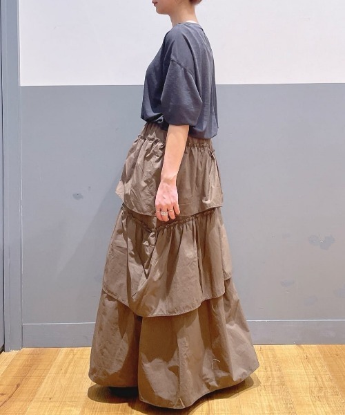 Right-on（ライトオン）の「HONEYSUCKLE ROSE(ハニーサックルローズ)ティアードフリルスカート（スカート・レディース・ブラック/ブラウン・L/M）」の19枚目の写真