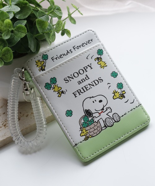 FUNALIVE（ファンアライブ）の「SNOOPY スヌーピー シングルパスケース 合皮（パスケース・レディース・グリーン・FREE）」の2枚目の写真