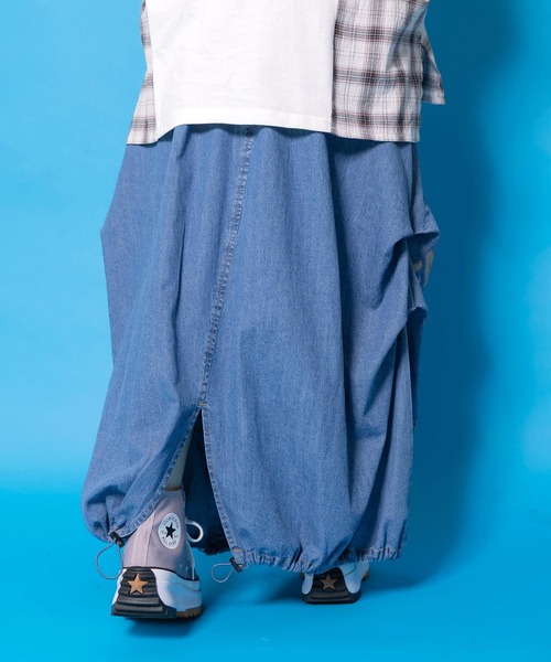 ScoLar(スカラー)の「161667:ベルトアジャスター付きバルーンデニムスカート(スカート・レディース・サックスブルー/カーキ/ブラック・M)」の19枚目の写真