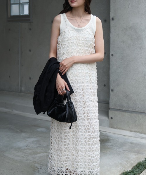Bab(バブ)の「【サイズ展開あり】フラワーレースキャミワンピース(ワンピース・レディース・ブラック/アイボリー・M/S)」の9枚目の写真