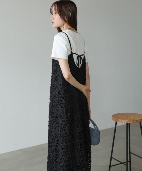 Bab(バブ)の「【サイズ展開あり】フラワーレースキャミワンピース(ワンピース・レディース・ブラック/アイボリー・M/S)」の20枚目の写真