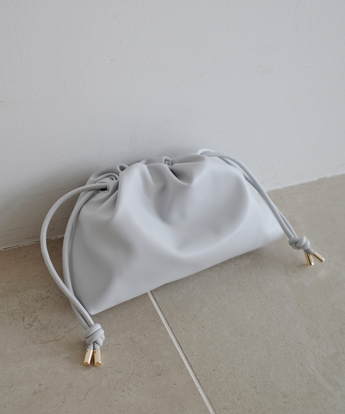 SLOBE IENA（スローブイエナ）の「《追加3》SLOBE 3WAY スムース巾着バッグ（クラッチバッグ・レディース・スカイブルー/ブラック/ベージュ系その他/ホワイト・FREE）」の4枚目の写真