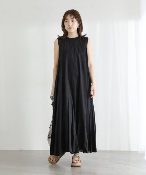 La TOTALITE（ラトータリテ）の「MOHI/モヒ Wベルトサンダル/ スエード（サンダル・レディース・ベージュ・38/37/36）」の2枚目の写真