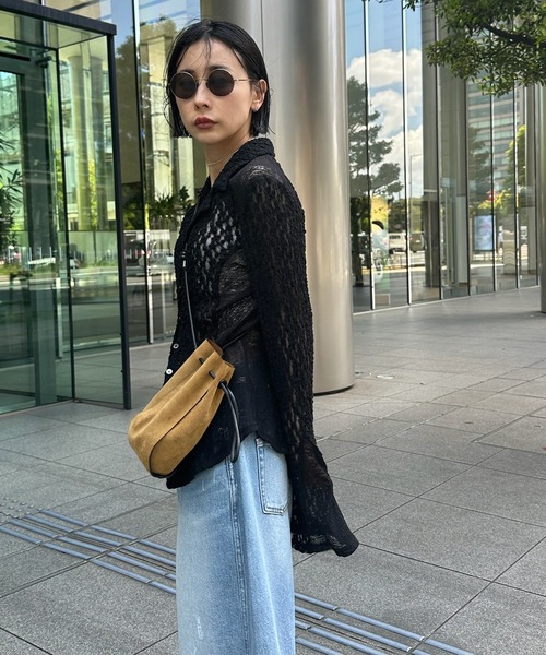 Ameri（アメリ）の「MEDI SHRUNK LACE OPEN COLLAR TOP（シャツ/ブラウス・レディース・スカイブルー/ブラック/アイボリー・FREE）」の19枚目の写真