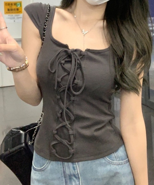 AMAJI(アマジ)の「スクエアネック リボン付き 半袖Tシャツ(Tシャツ/カットソー・レディース・レッド/グレー・LARGE/MEDIUM/SMALL)」の5枚目の写真