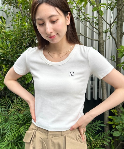 MYMOOD.(マイムード)の「【MYMOOD.オリジナル商品】胸元ワンポイント刺繍コンパクトTシャツ コンパクト刺繍Tee ミニTシャツ(Tシャツ/カットソー・レディース・ホワイト/ネイビー/ブラック・FREE)」の8枚目の写真