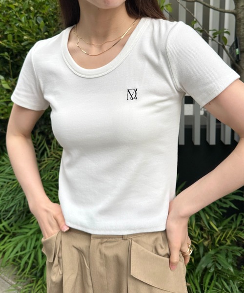 MYMOOD.(マイムード)の「【MYMOOD.オリジナル商品】胸元ワンポイント刺繍コンパクトTシャツ コンパクト刺繍Tee ミニTシャツ(Tシャツ/カットソー・レディース・ホワイト/ネイビー/ブラック・FREE)」の7枚目の写真