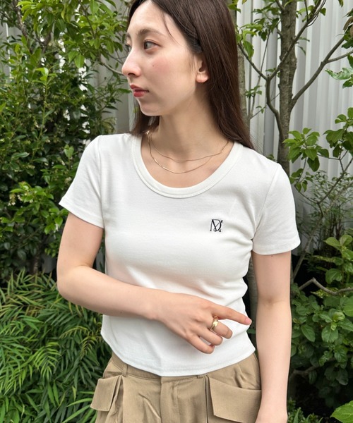 MYMOOD.(マイムード)の「【MYMOOD.オリジナル商品】胸元ワンポイント刺繍コンパクトTシャツ コンパクト刺繍Tee ミニTシャツ(Tシャツ/カットソー・レディース・ホワイト/ネイビー/ブラック・FREE)」の11枚目の写真