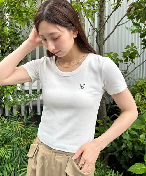 MYMOOD.(マイムード)の「【MYMOOD.オリジナル商品】胸元ワンポイント刺繍コンパクトTシャツ コンパクト刺繍Tee ミニTシャツ(Tシャツ/カットソー・レディース・ホワイト/ネイビー/ブラック・FREE)」の14枚目の写真