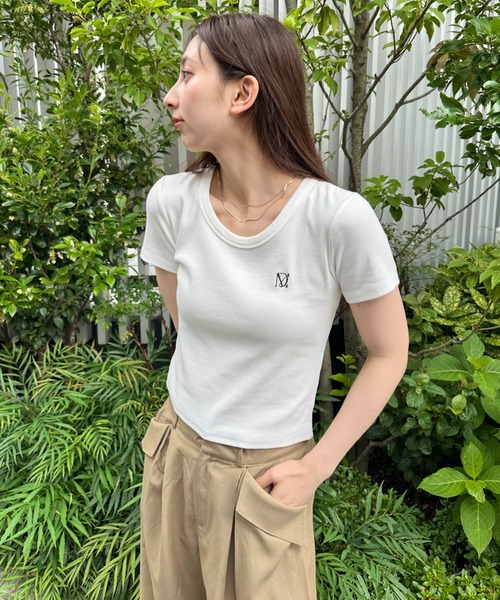 MYMOOD.(マイムード)の「【MYMOOD.オリジナル商品】胸元ワンポイント刺繍コンパクトTシャツ コンパクト刺繍Tee ミニTシャツ(Tシャツ/カットソー・レディース・ホワイト/ネイビー/ブラック・FREE)」の16枚目の写真