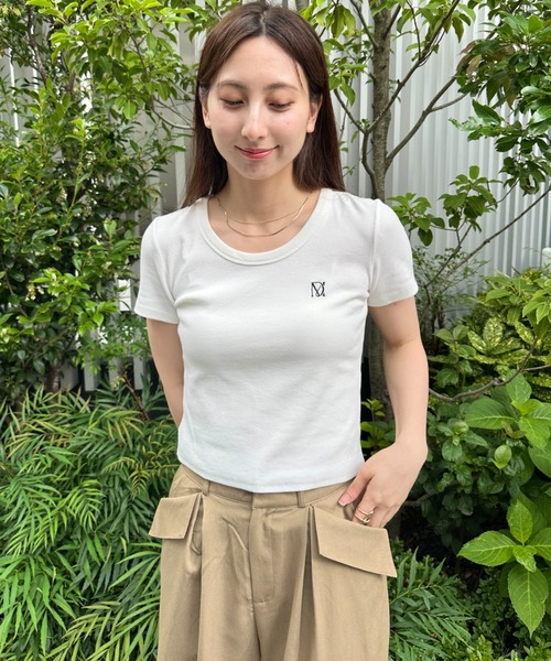 MYMOOD.(マイムード)の「【MYMOOD.オリジナル商品】胸元ワンポイント刺繍コンパクトTシャツ コンパクト刺繍Tee ミニTシャツ(Tシャツ/カットソー・レディース・ホワイト/ネイビー/ブラック・FREE)」の17枚目の写真