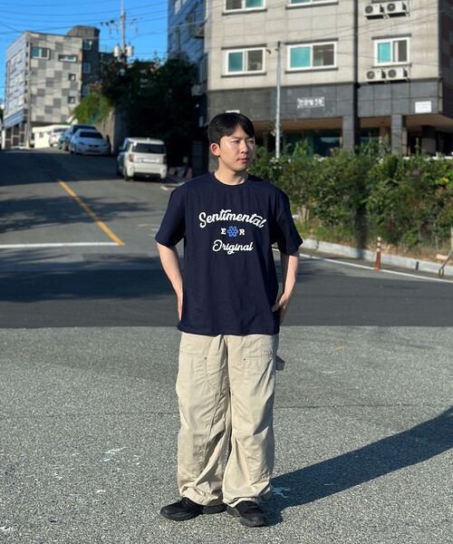 ECORR（エコル）の「[ユニセックス] クローバー刺繍半袖Tシャツ_ネイビー（Tシャツ/カットソー・メンズ・その他・1/2/0/3）」の8枚目の写真