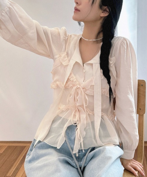 AMAJI(アマジ)の「メローフリル キャミソール シアーブラウス(シャツ/ブラウス・レディース・ライトピンク/ベージュ/ブラック・FREE)」の6枚目の写真