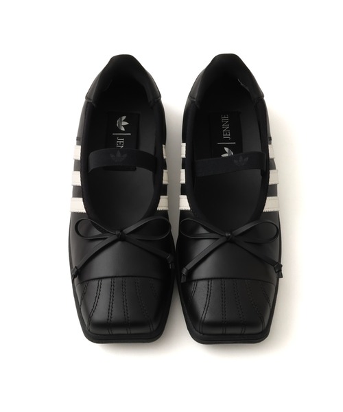 adidas(アディダス)の「adidas JENNIE SUPERSTAR SQ BALLET / アディダス ジェニー スーパースター SQ バレエ(スニーカー・レディース・ブラック・22.5cm/23.5cm/24.5cm/25.5cm/23.0cm/24.0cm/25.0cm/26.0cm/22.0cm)」の1枚目の写真