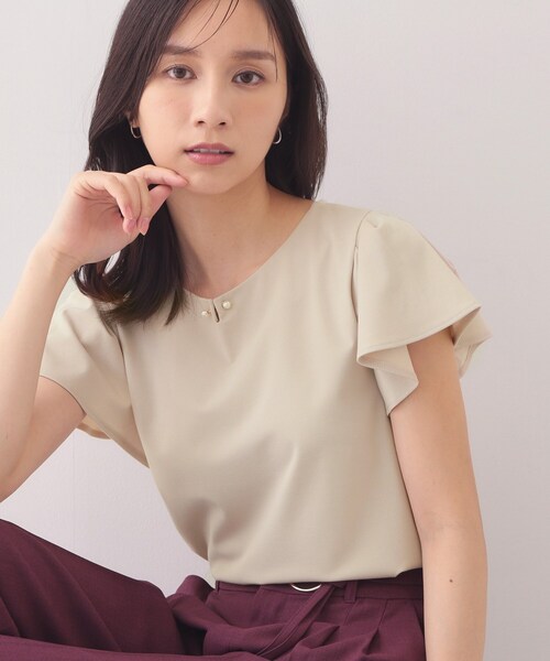 index（インデックス）の「【接触冷感】フリルフレンチスリーブトップス《UVケア／洗濯機OK》（Tシャツ/カットソー・レディース・ナチュラル/ライトグリーン/ネイビー/ボルドー/サックスブルー・36/40/38/42）」の2枚目の写真