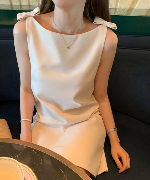 AMAJI(アマジ)の「リボンモチーフ オフショルダー ワンピース(ワンピース・レディース・ホワイト・SMALL/MEDIUM)」の3枚目の写真