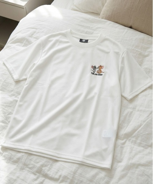 Tom＆Jerry（トムアンドジェリー）の「【TOM&JERRY/トムとジェリー】キャラクターワンポイント刺繍半袖ドライメッシュＴシャツ（吸水速乾・UVカット） ユニセックス（Tシャツ/カットソー・メンズ・ライトグリーン/オフホワイト/ブラック/ネイビー・MEDIUM/LARGE）」の2枚目の写真