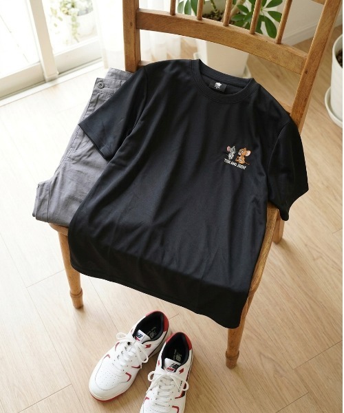 Tom＆Jerry（トムアンドジェリー）の「【TOM&JERRY/トムとジェリー】キャラクターワンポイント刺繍半袖ドライメッシュＴシャツ（吸水速乾・UVカット） ユニセックス（Tシャツ/カットソー・メンズ・ライトグリーン/オフホワイト/ブラック/ネイビー・MEDIUM/LARGE）」の3枚目の写真