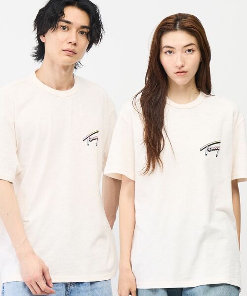 tommy jeans(トミー ジーンズ)の「リラックスフィットノベルティショートスリーブTシャツ(Tシャツ/カットソー・メンズ・グレー/ホワイト/ピンク・MEDIUM/SMALL/X-SMALL/LARGE/X-LARGE)」の4枚目の写真