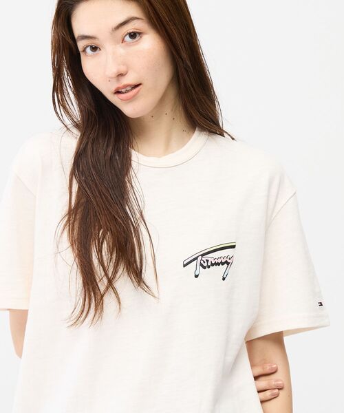 tommy jeans(トミー ジーンズ)の「リラックスフィットノベルティショートスリーブTシャツ(Tシャツ/カットソー・メンズ・グレー/ホワイト/ピンク・MEDIUM/SMALL/X-SMALL/LARGE/X-LARGE)」の5枚目の写真