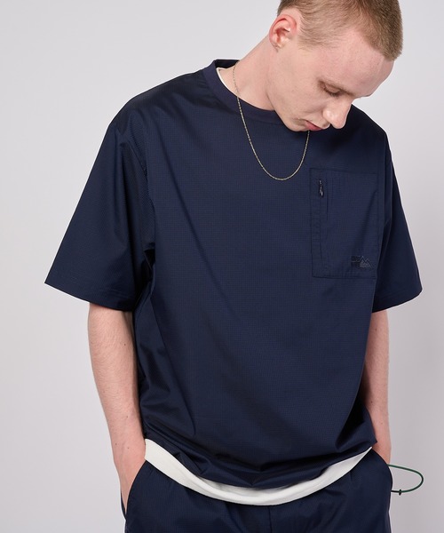 FIRST DOWN(ファーストダウン)の「エアーライト Tシャツ(Tシャツ/カットソー・メンズ・ベージュ/ネイビー/チャコールグレー・M/L/XL)」の3枚目の写真