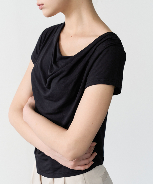 BIBYSEOB（バイバイソプ）の「ツイストドレープTシャツブラック[T62]（Tシャツ/カットソー・レディース・ブラック・FREE）」の4枚目の写真