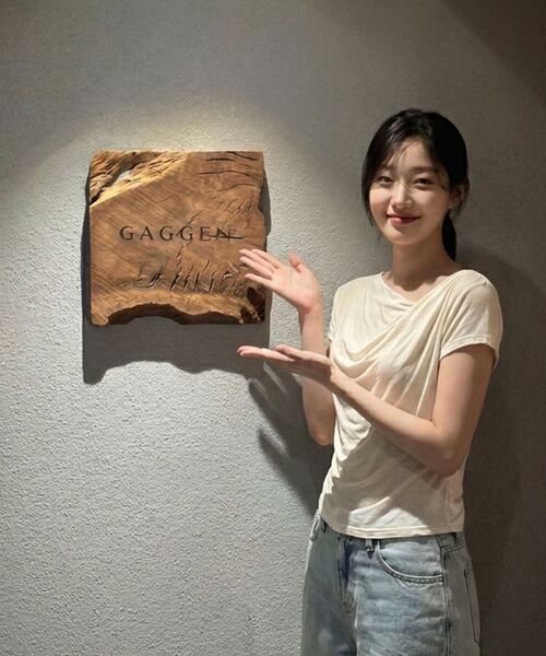 BIBYSEOB（バイバイソプ）の「ツイストドレープTシャツブラック[T62]（Tシャツ/カットソー・レディース・ブラック・FREE）」の8枚目の写真
