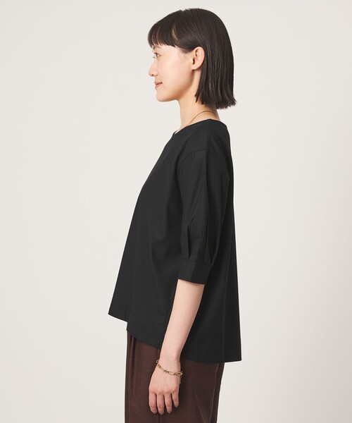 green label relaxing(グリーンレーベルリラクシング)の「フォルム スリーブ Tシャツ(Tシャツ/カットソー・レディース・オフホワイト/ブラック・FREE)」の6枚目の写真