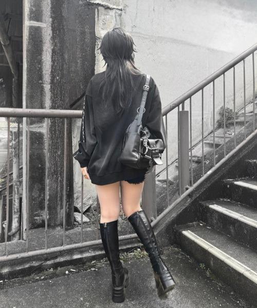 gibous(ギボス)の「gibous/ギボス/snake cross trainer(スウェット・レディース・ブラック・L/M)」の14枚目の写真