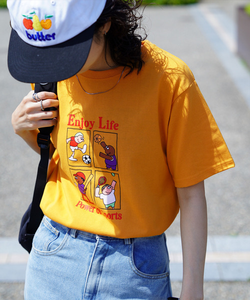 Chillfar(チルファー)の「Chillfar デザイングラフィックモチーフTシャツ(Tシャツ/カットソー・レディース・レッド系1/レッド系/ピンク系1/ピンク系/イエロー系1/イエロー系/ネイビー系2/イエロー/ピンク/レッド・FREE)」の4枚目の写真