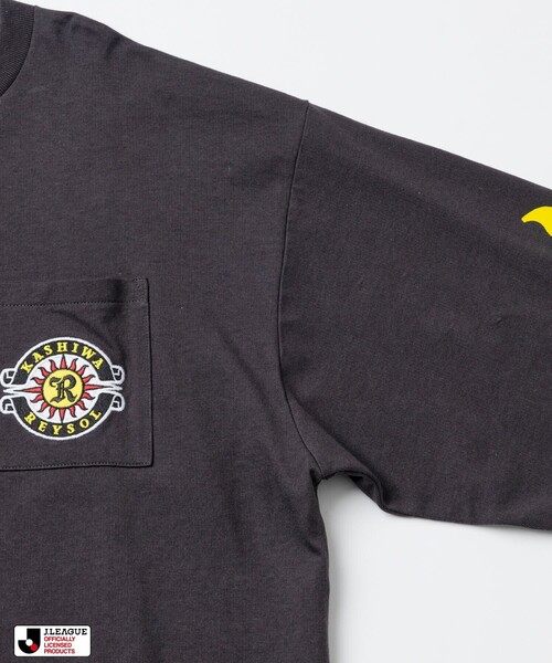 FREAK'S STORE(フリークスストア)の「J.LEAGUE × FREAK’S STORE 別注 SUPPORTERS LONG SLEEVE TEE【柏レイソル】(Tシャツ/カットソー・メンズ・ホワイト/チャコールグレー・SMALL/LARGE/MEDIUM)」の8枚目の写真