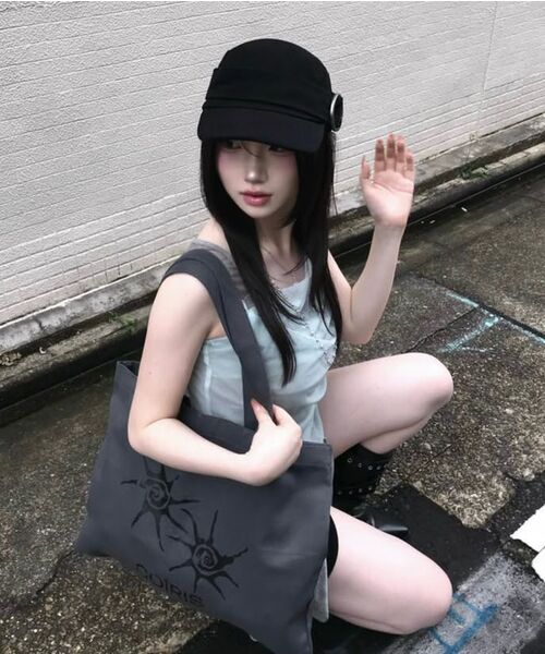 COIRIS(コイリス)の「ルートベーシックショルダーバッグ 男女共用 (3カラー)(ショルダーバッグ・レディース・ブラック/Beige/チャコール・FREE)」の20枚目の写真