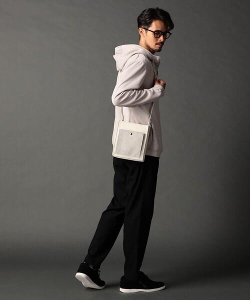 NICOLE CLUB FOR MEN(ニコルクラブフォーメン)の「スクエアショルダーミニバッグ(ショルダーバッグ・メンズ・ライトグレー/その他2/ブラック・FREE)」の13枚目の写真